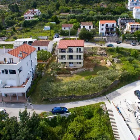 Sandra Apartment Vis